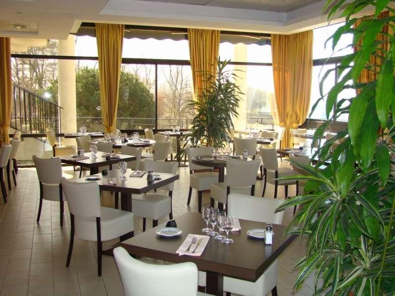 Brit Hotel Du Lac Saint-Paul-les-Dax Restoran gambar