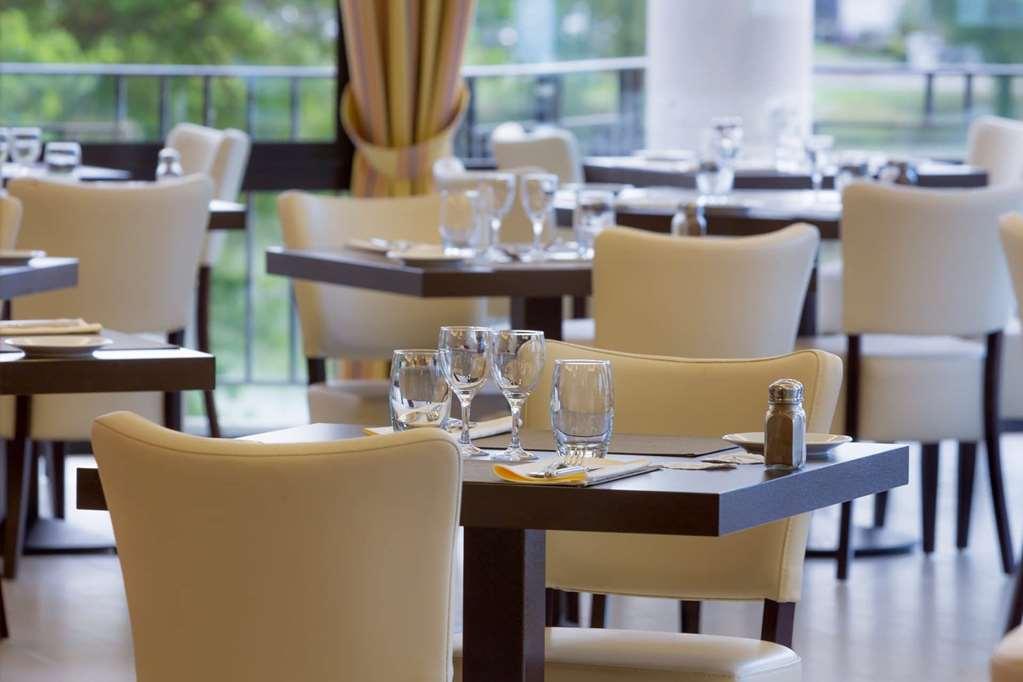 Brit Hotel Du Lac Saint-Paul-les-Dax Restoran gambar